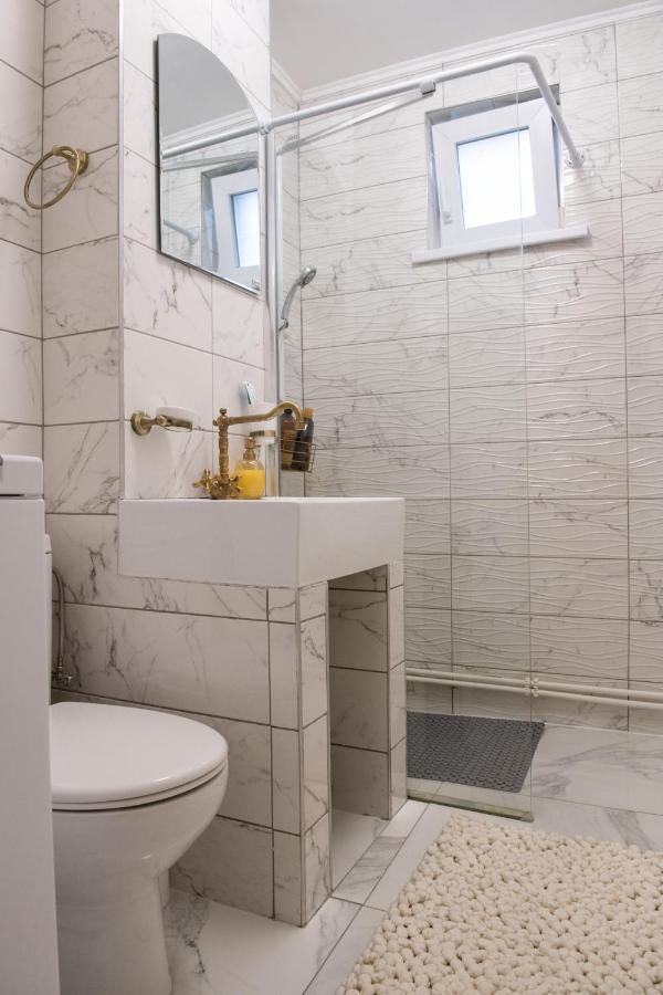 Urban Oasis Apartment Piatra Neamt Exterior photo