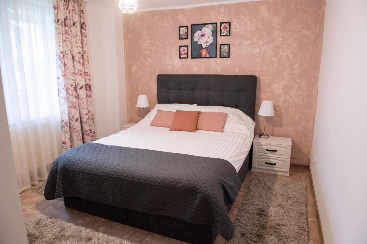 Urban Oasis Apartment Piatra Neamt Exterior photo