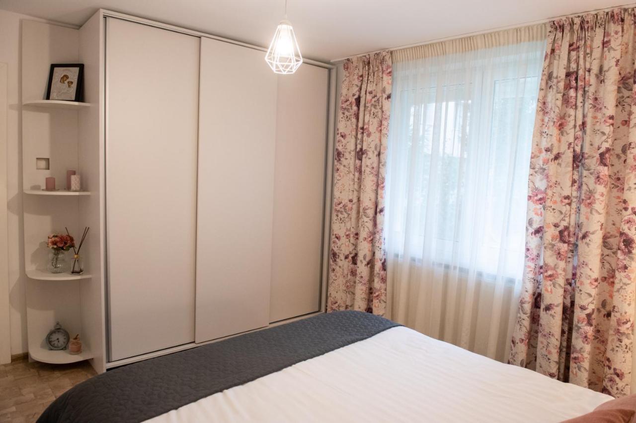 Urban Oasis Apartment Piatra Neamt Exterior photo