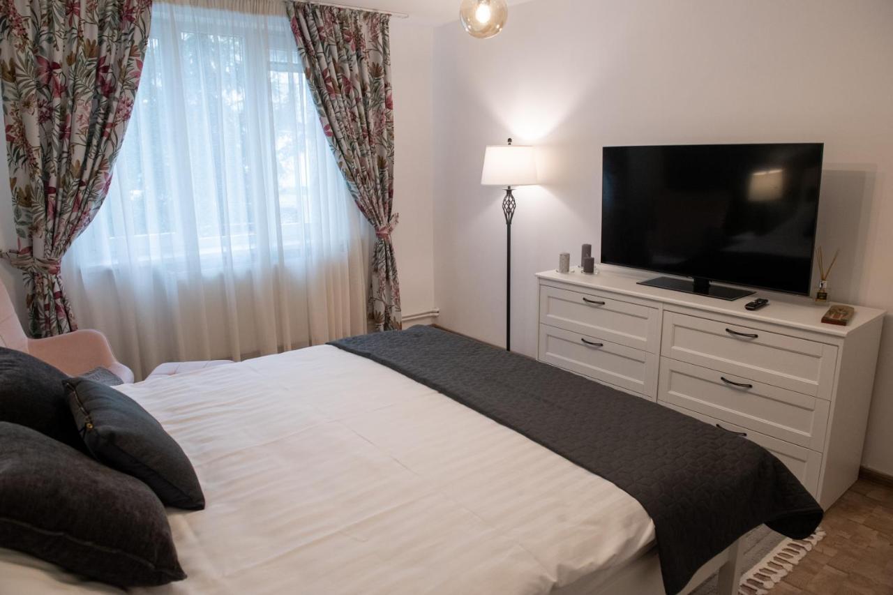 Urban Oasis Apartment Piatra Neamt Exterior photo