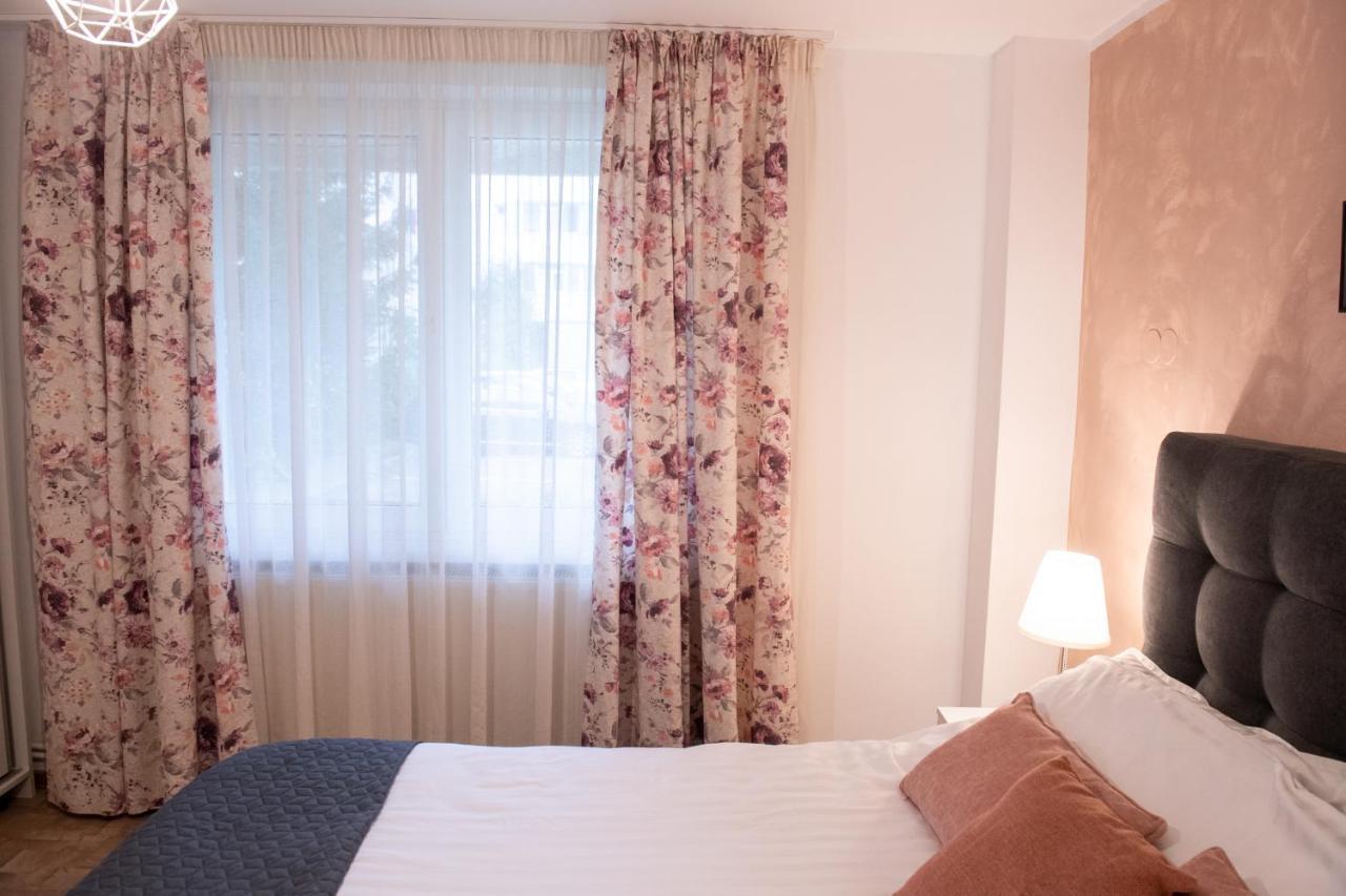 Urban Oasis Apartment Piatra Neamt Exterior photo